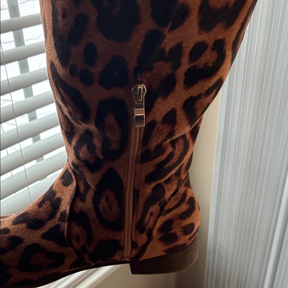 Leopard Print Knee-High Boots - Picture 3 of 5